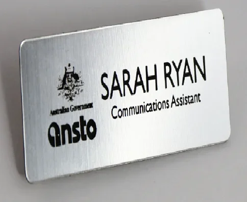 פלסטיק לחריטה זהב מוברש בסיס שחור גודל 60/120 ס"מ ( 25 יח בחבילה ) עובי 1.3 ממ