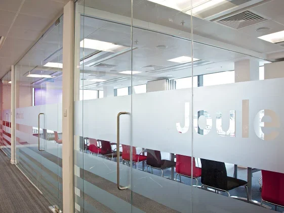 גליל ויניל מדבקה התזת חול חלבי רוחב 127 ס"מ 50 מטר סולבנט WD-104