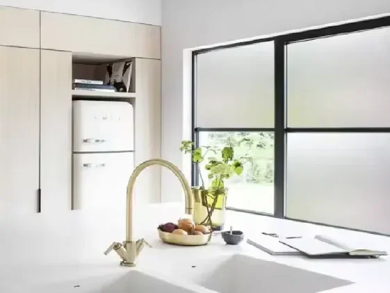 גליל ויניל מדבקה התזת חול חלבי רוחב 127 ס"מ 50 מטר סולבנט WD-104