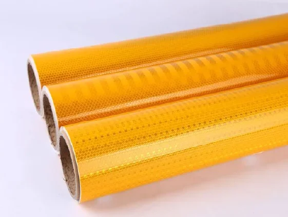 גליל לבן להדפסה מחזיר אור רוחב 124 ס"מ אורך 45.7 מטר RFC-001