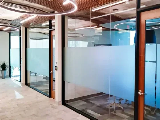 גליל ויניל מדבקה התזת חול חלבי רוחב 127 ס"מ 50 מטר סולבנט WD-104