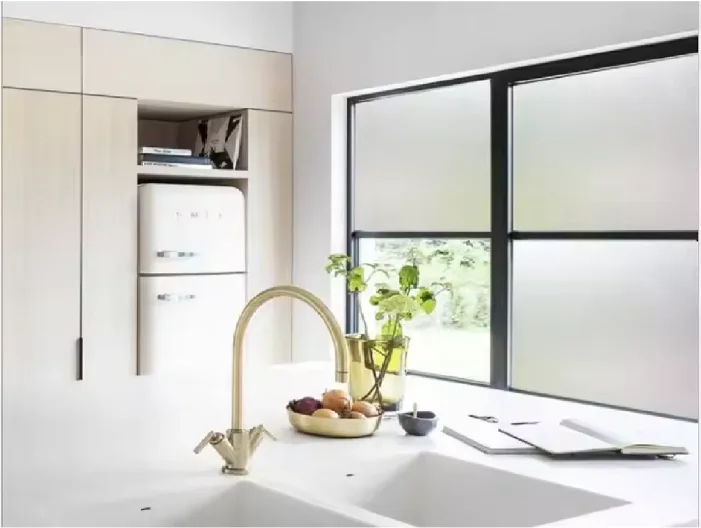 גליל ויניל מדבקה התזת חול חלבי רוחב 127 ס"מ 50 מטר סולבנט WD-104