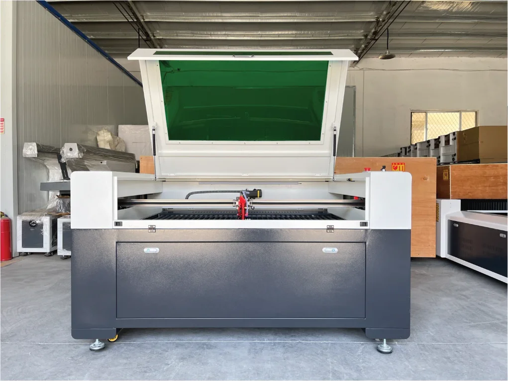 מכונת לייזר עם מצלמה 90/130