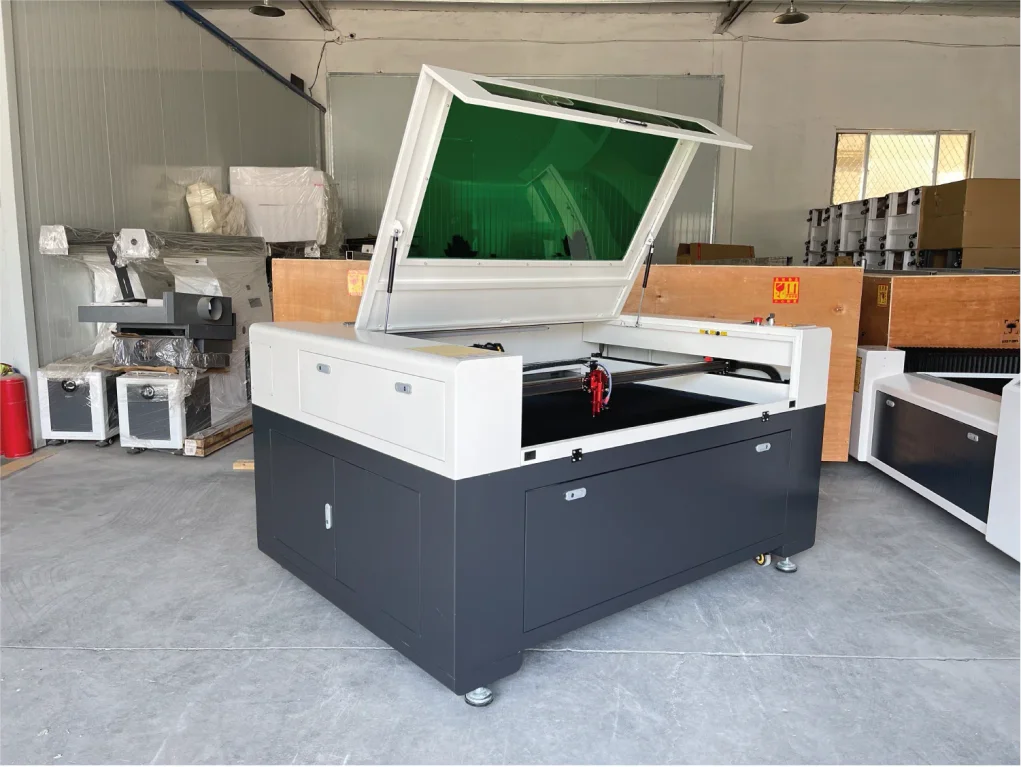 מכונת לייזר עם מצלמה 90/130