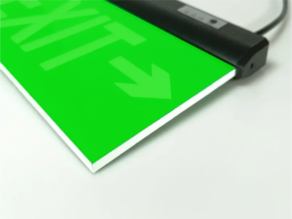 פלטה PVC פולט אור