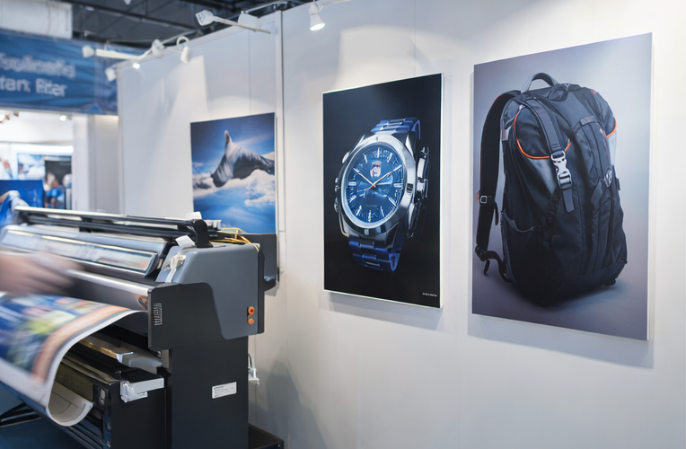 גליל נייר פוטו סולבנט גלוסי 220 גר' רוחב 107 ס"מ 30 מטר (3) JY001G